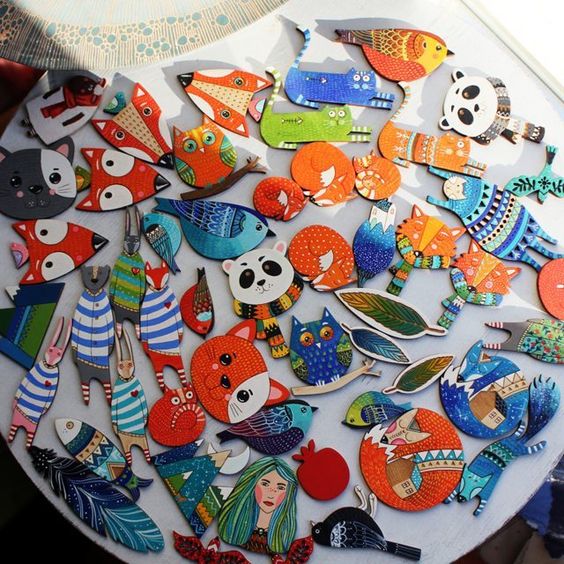 Деревянные брошки с прикленной основой