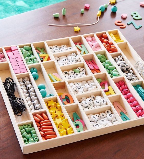 Контейнер с бусинами