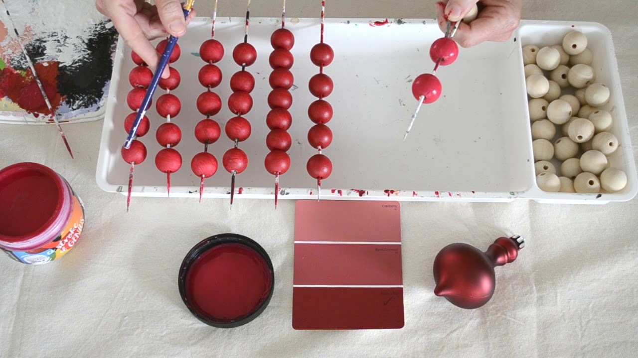 Красим бусины акриловой краской