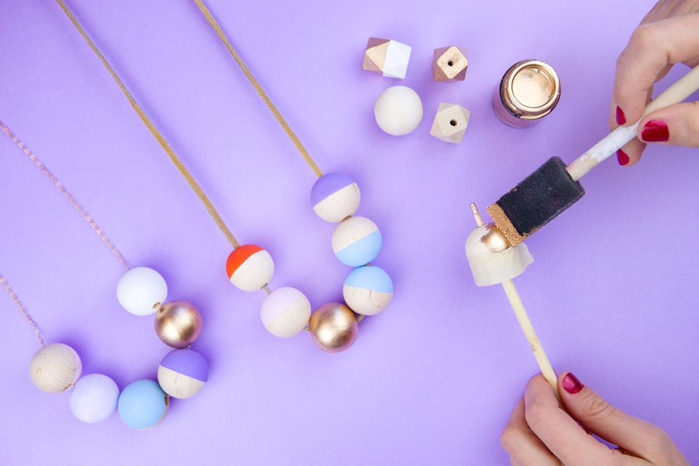 Окраска бусин наполовину