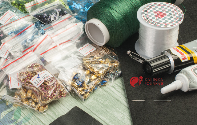 Brosh cvetok iz bisera