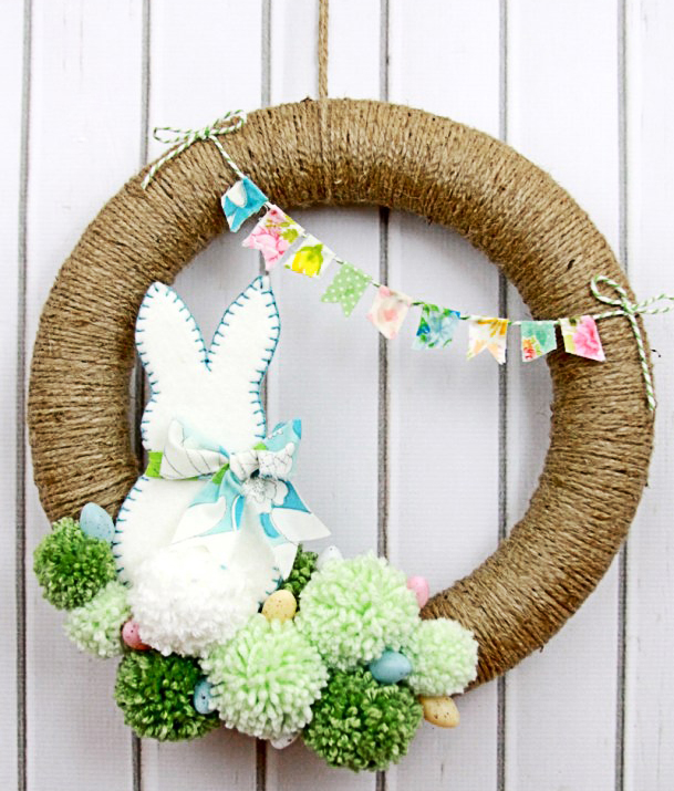 Paskhalnyj venok svoimi rukami