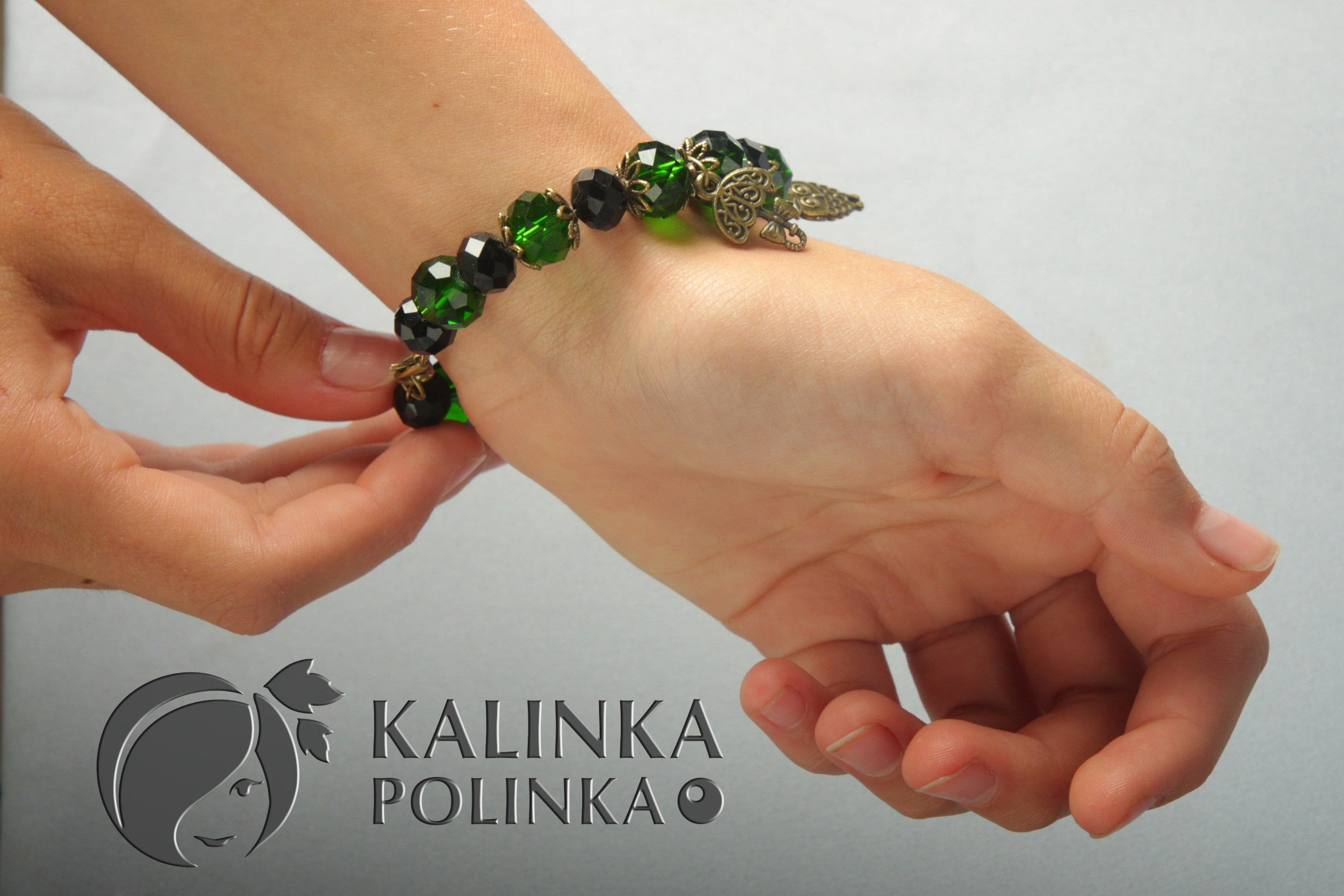 Браслет с застежкой-карабином