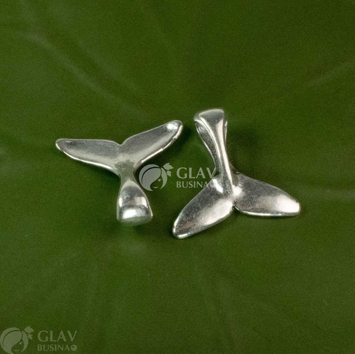 ОПТ (50 шт) Подвеска хвост кита, р-р 16х16х5мм, отв-е 3х8мм, бижутерный сплав, цвет серебро.