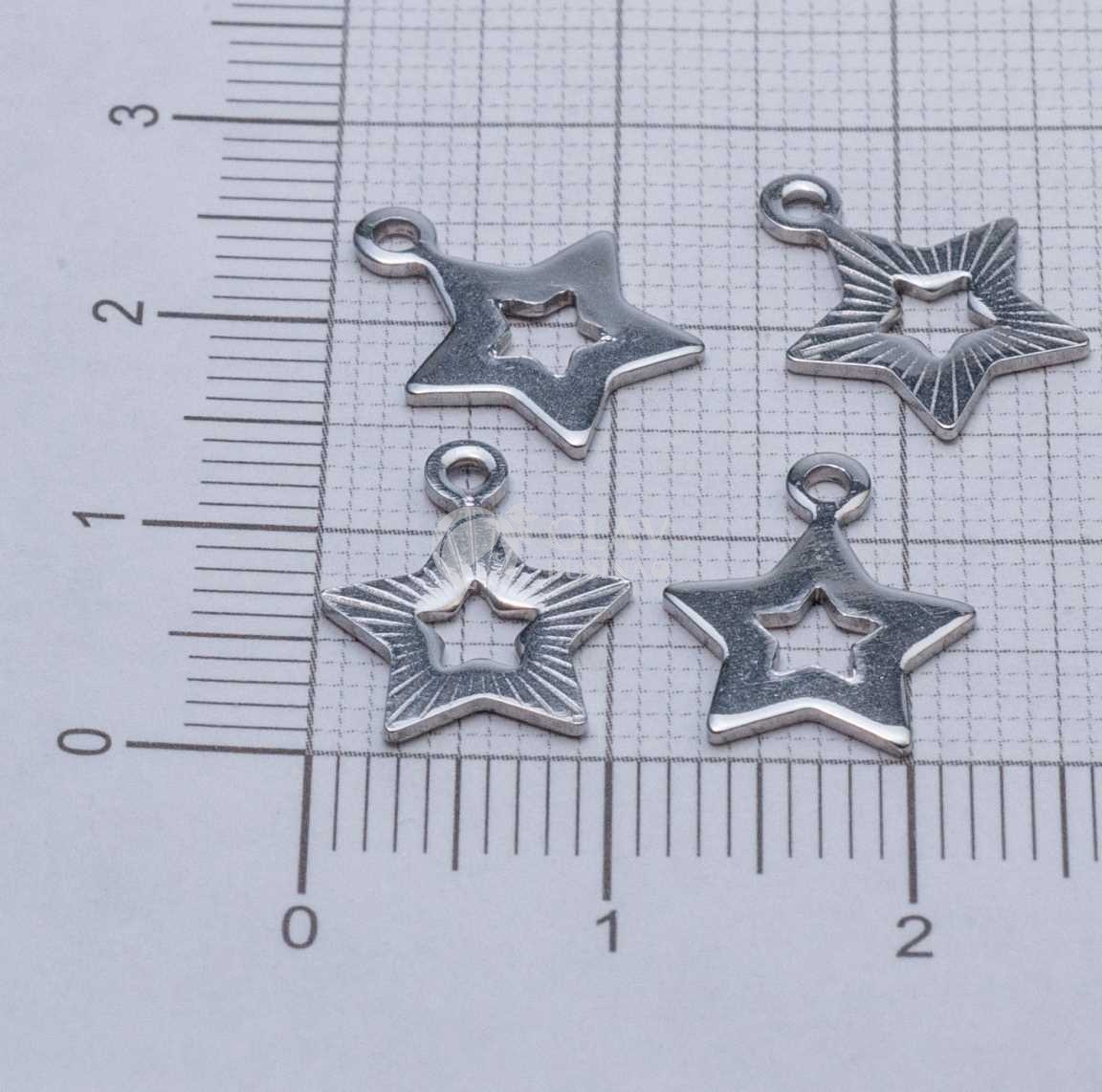 Контур звездочки, с насечками, стальная подвеска, р-р 13х10х0.8 мм, отв-е 1.2 мм.