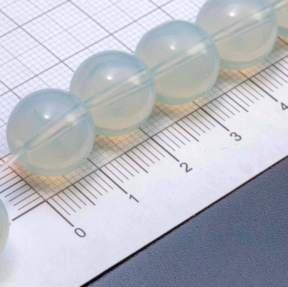 Бусины-шарики диам. 12 мм из прозрачного стекла, цвет молочно-белый, отв-е 1мм.