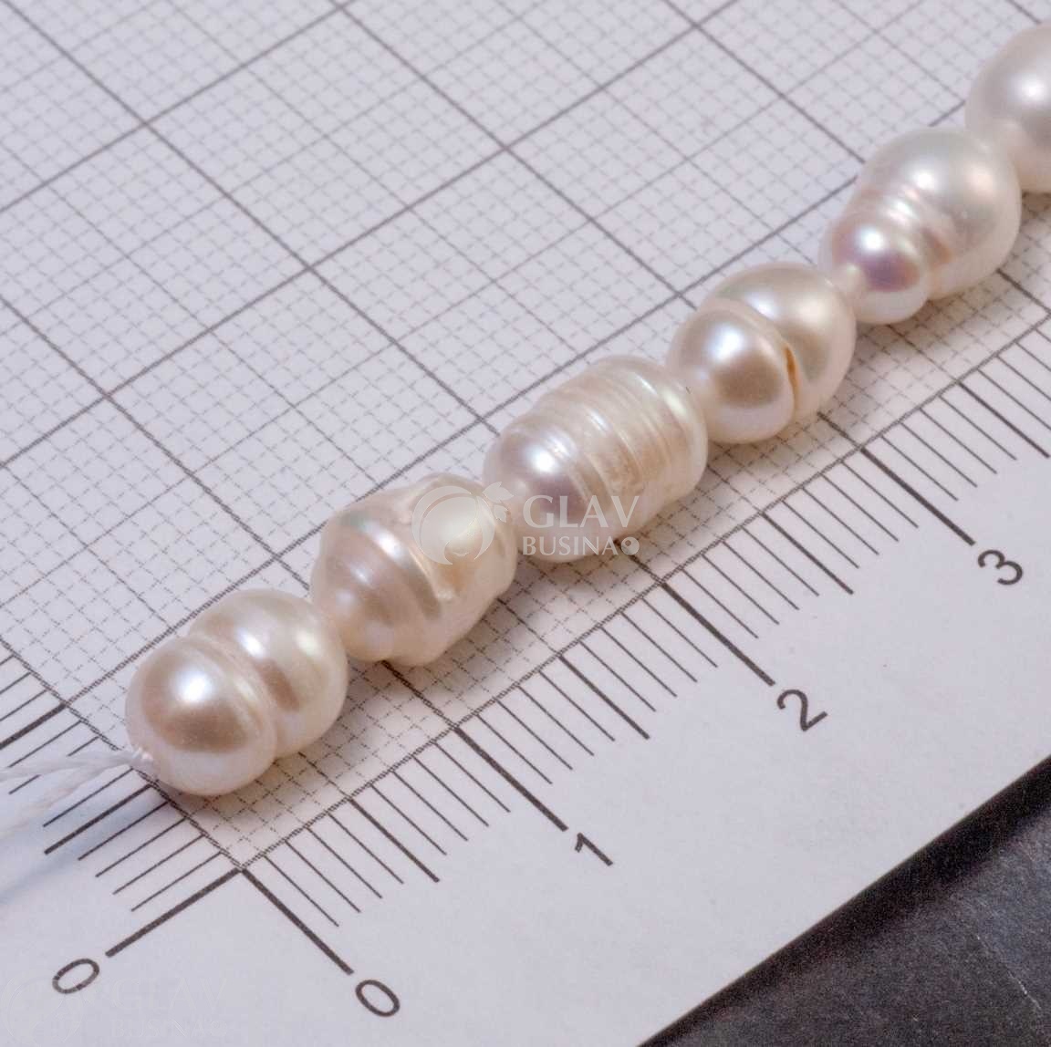 ОПТ (50 бусин) Жемчуг пресноводный барочный, натуральный, рис с глубокими бороздками, р-р 6-7х8-9мм, отв. 0.8мм, белый.