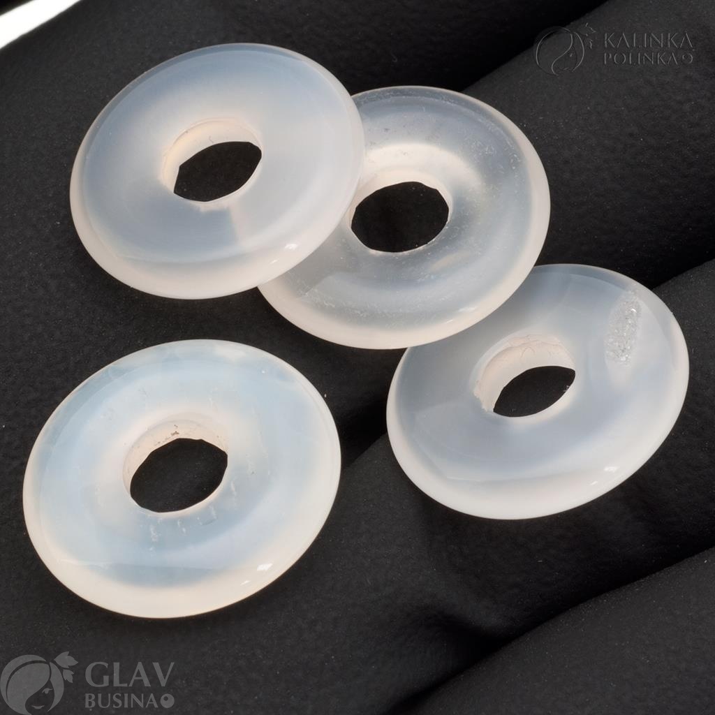 Бусина-бублик из белого агата, р-р 18х4.5мм, отв-е 6мм.