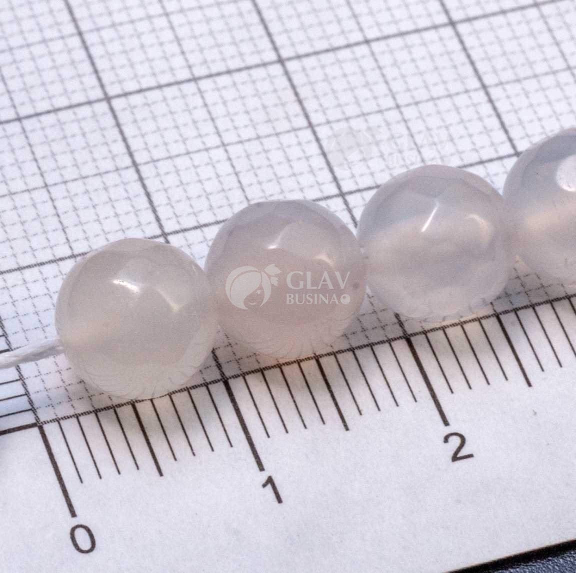 Белый агат, граненые бусины, шар, р-р 8 мм, отв-е 1мм.