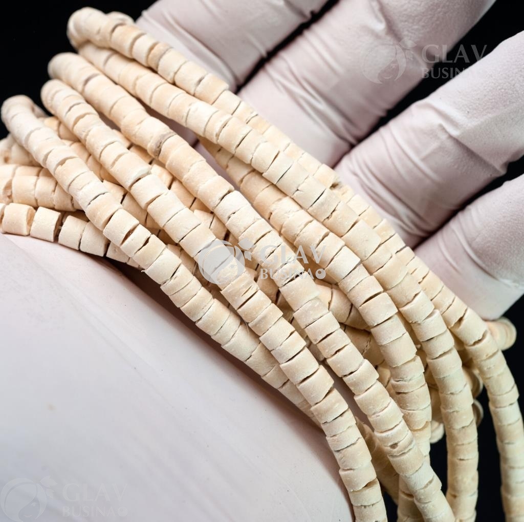 ОПТ (50 ниток) Нитка бусин кокоса, цвет белый, р-р 5х3мм, отв-е 1мм, нитка 59см / 165-175 бусин.