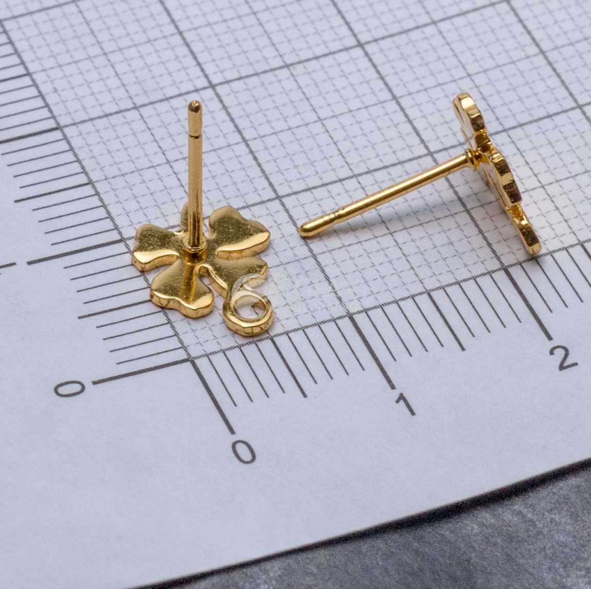Пусеты клевер стальные, цвет гальваники покрытия желтое золото, р-р 10.5х8.5х1мм, гвоздик 11х0.8мм, отв-е 1.5мм.