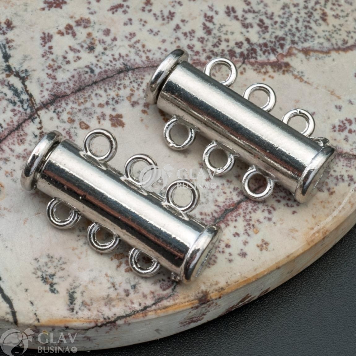 ОПТ (50 шт) Магнитный замок трёхрядный из латуни, цвет покрытия платина, 20,5х11х7мм, отв. 1,5мм.