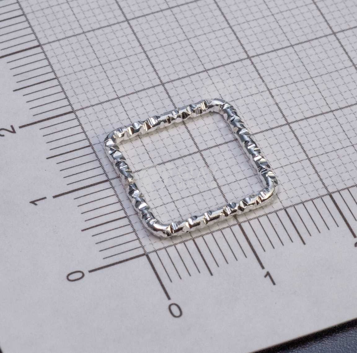 Коннекторы-квадраты с насечками, 15х1.6 мм, цвет серебро, закрытые, железные.