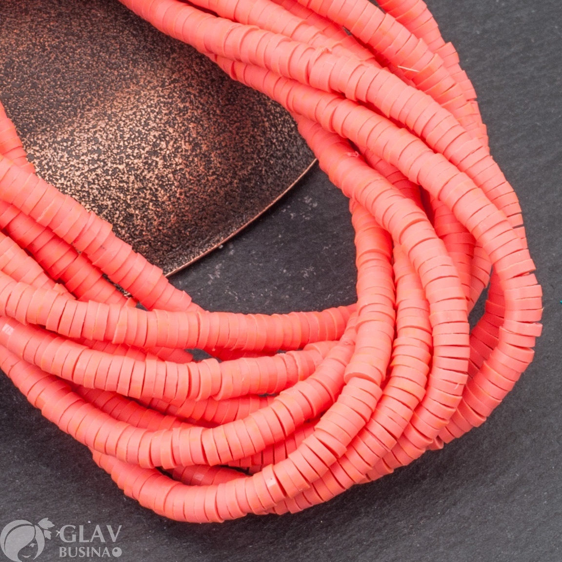 ОПТ (10 ниток) Нитка плоских бусин из полимерной глины, р-р 4х0,1-0,8мм, отв.1,2мм, в нитке 200 бусин /  ок 23 см, цвет коралловый.