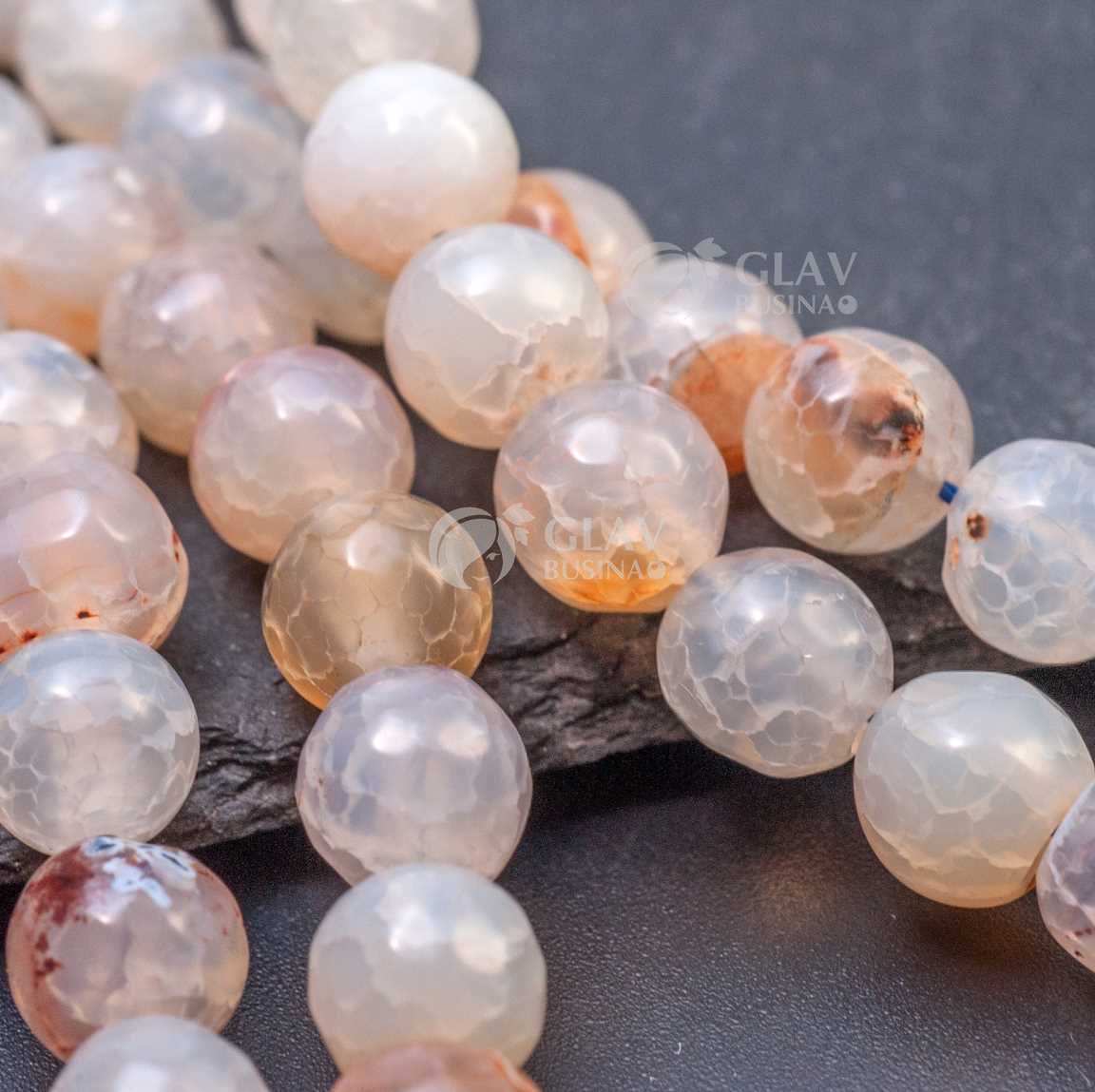 Белый агат, кракелированные граненые бусины, шар, р-р 8 мм, отв-е 1мм.