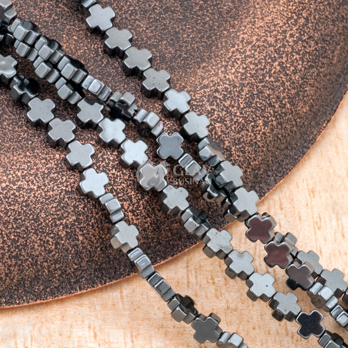 ОПТ (250 бусин) Бусина немагнитного гематита, крестик равносторонний маленький, 4,5х4,5х2мм, отв 1мм.