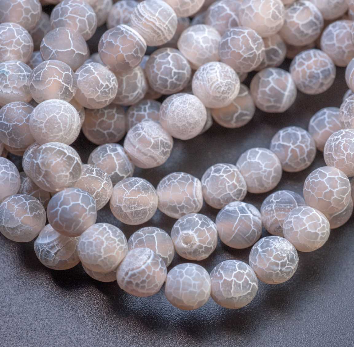 Бусины из матового кракелированного агата, серые, диам. 8мм, отв-е 1мм.