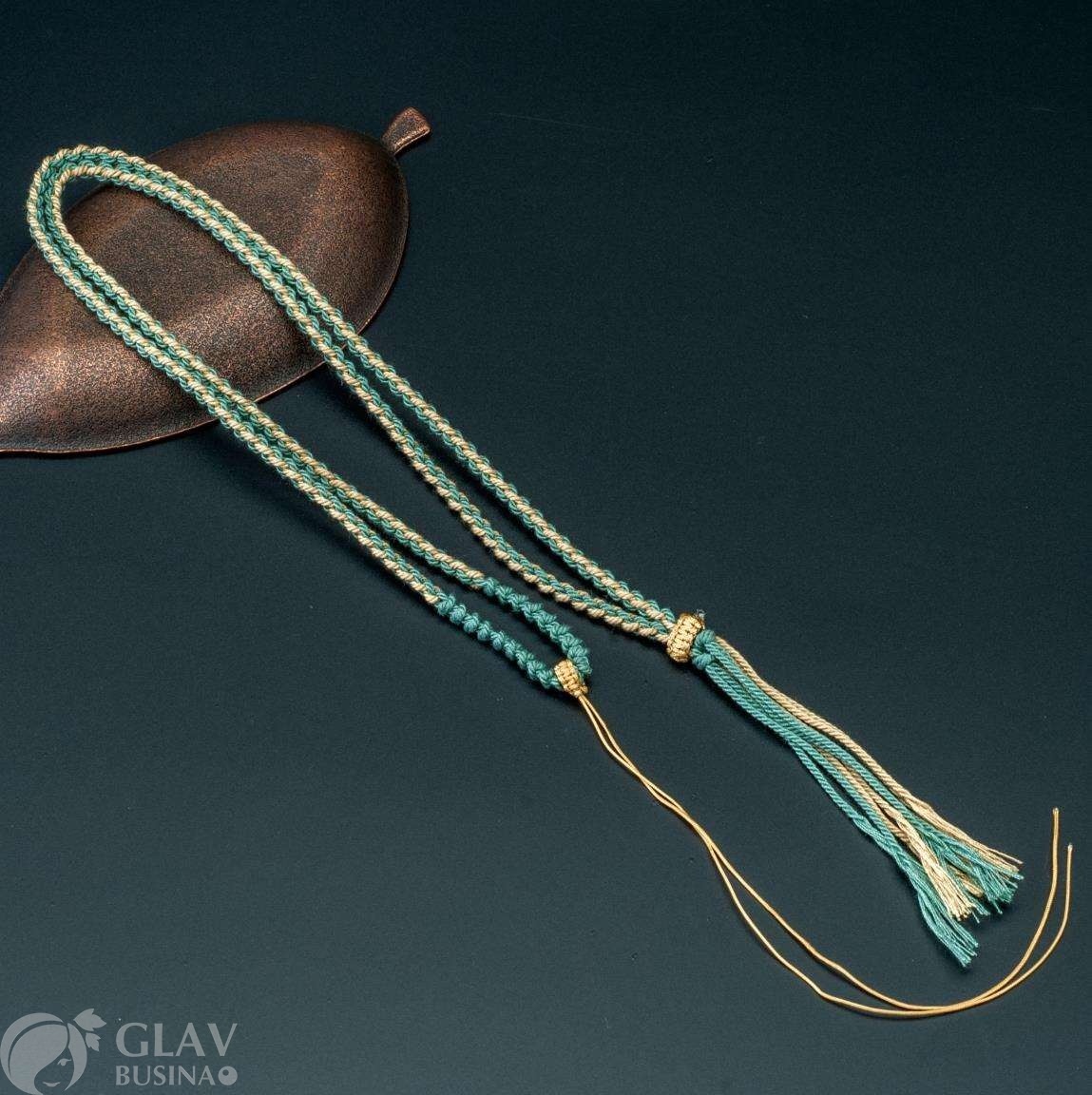 Основа для колье из хлопкового шнура цвет зеленый туман (бежевый и светло-зеленый), шнур 4мм х 66см, с плетенным стопером 8х4мм и плетенным бейлом-колечком 7х3,7мм с ниточкой.