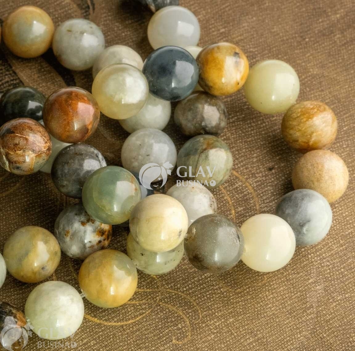 ОПТ (10 бусин) Круглые бусины из натурального нефрита, диам. 12мм, отв-е 1мм.