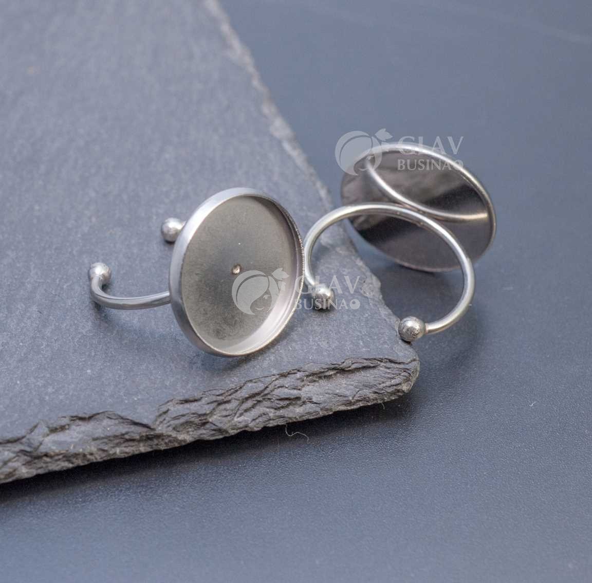 Основа кольца, универсальный размер, нержавеющая сталь, сеттинг 18 мм с бортиком.