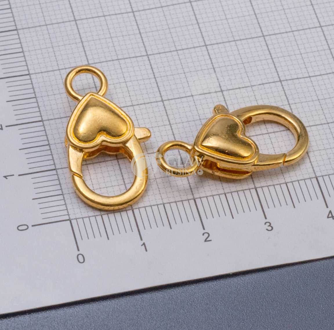 Замок-карабин сердечко, цвет желтое золото, бижутерного сплав, р-р 27х14х6мм, отв-е 4 мм.