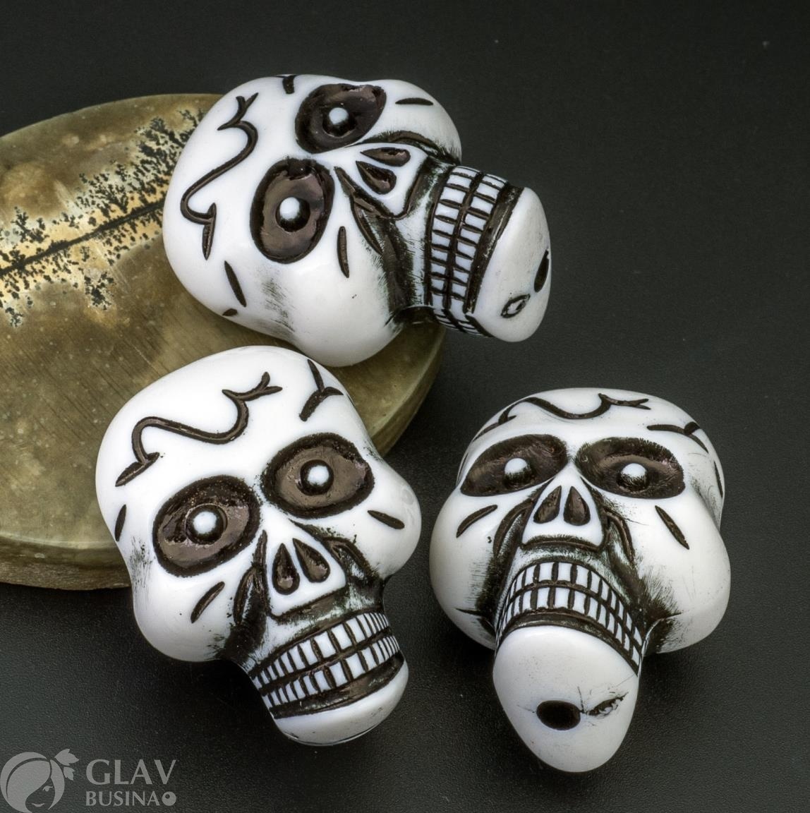 Бусины акриловые не прозрачные череп врага, цвет белый, 35х26х22мм, сверху отв. 3мм.