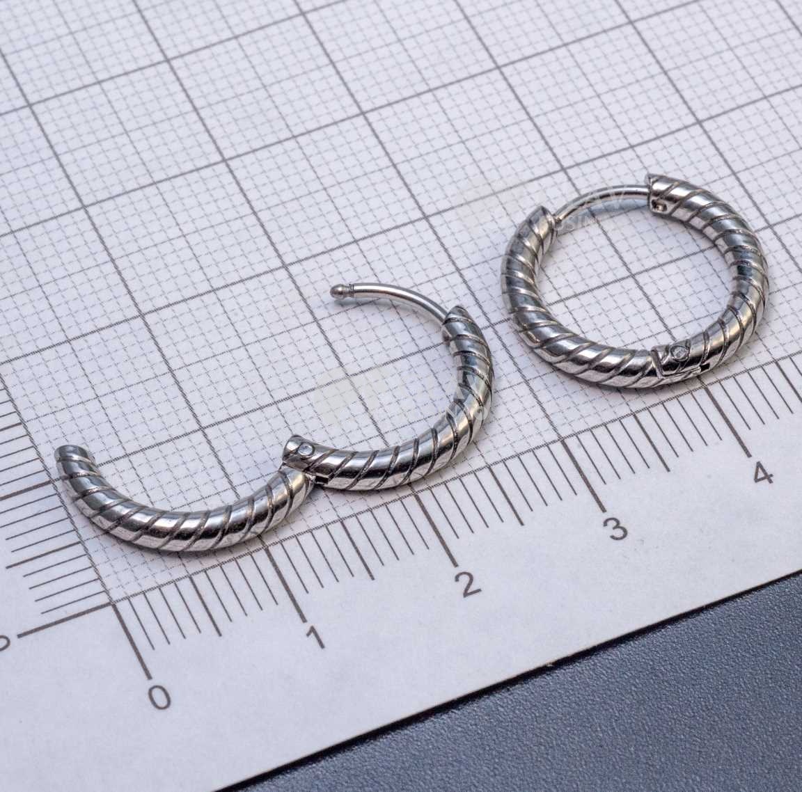 Швензы-бублики, узор-диагональ, хирургическая сталь, внутр. диам. 12мм, толщина 2.5мм.