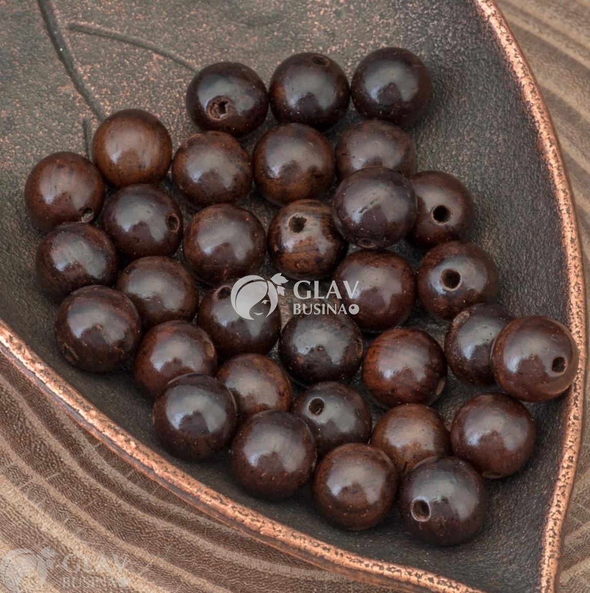 ОПТ (500 бусин) Бусины-шарики из мадагаскарского эбенового дерева, прозрачный лак, цвет красно-коричневый, р-р 8мм, отв. 1,2мм.