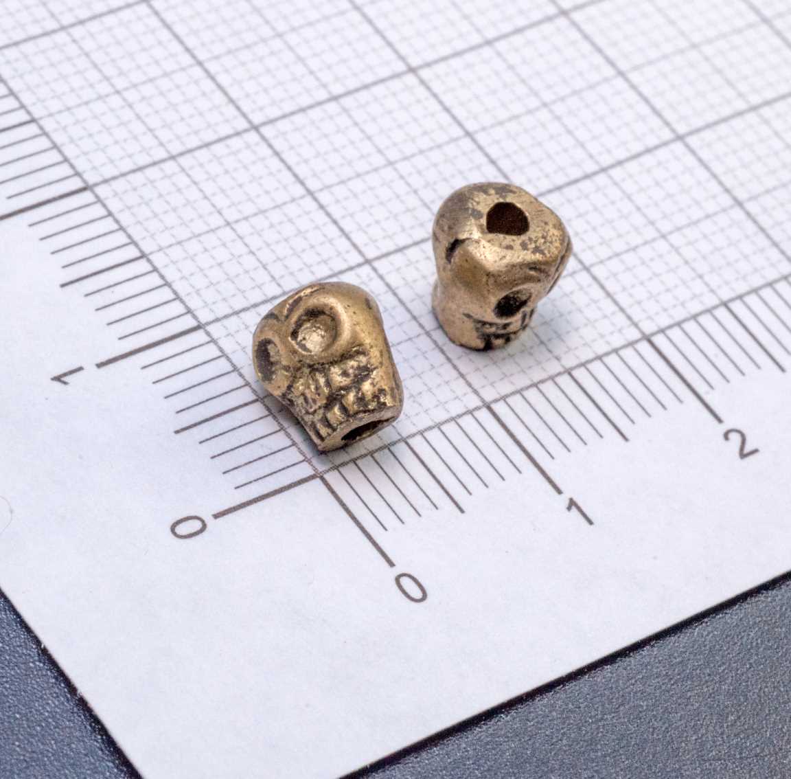 ОПТ (10 бусин) Бронзовые бусины-черепа, р-р 7х5-6,5мм, отв. 1,5мм.