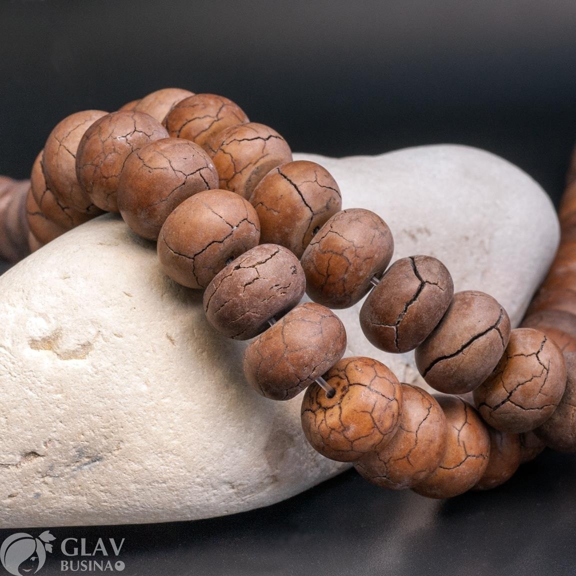 ОПТ (10 бусин) Окаменелая глина, бусина-рондель с трещинками, цвет кофейных зерен (от светло до средне коричневого), р-р 14х8, отв. 1мм.