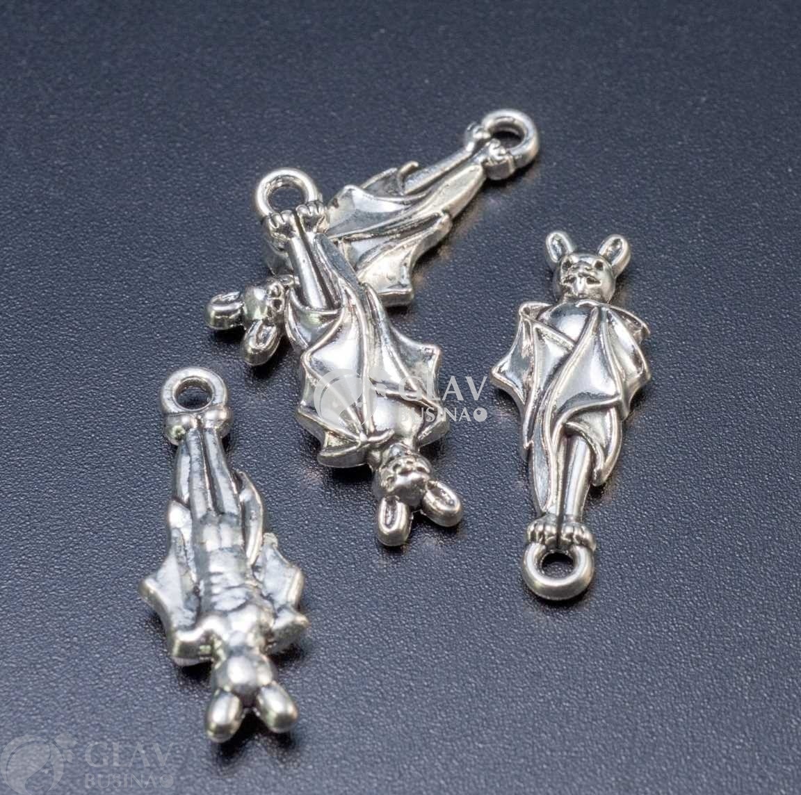 ОПТ (20 шт) Летучая мышь, подвеска двусторонняя из бижутерного сплава, 24х9х5мм, отв. 1.5мм, цвет античное серебро.