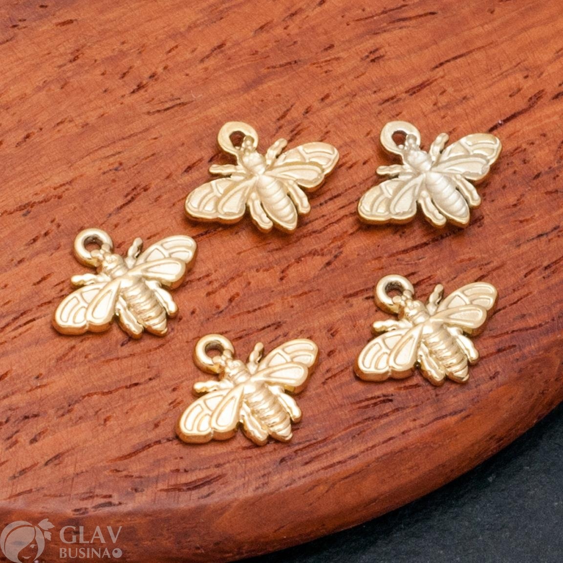 ОПТ (10 шт) Пчёлка, подвеска из хирургической стали, цвет покрытия золото, объёмная одностороняя, р-р 8,5х9,5х1,4мм, отв 0,9мм, крылышко 5,2мм.