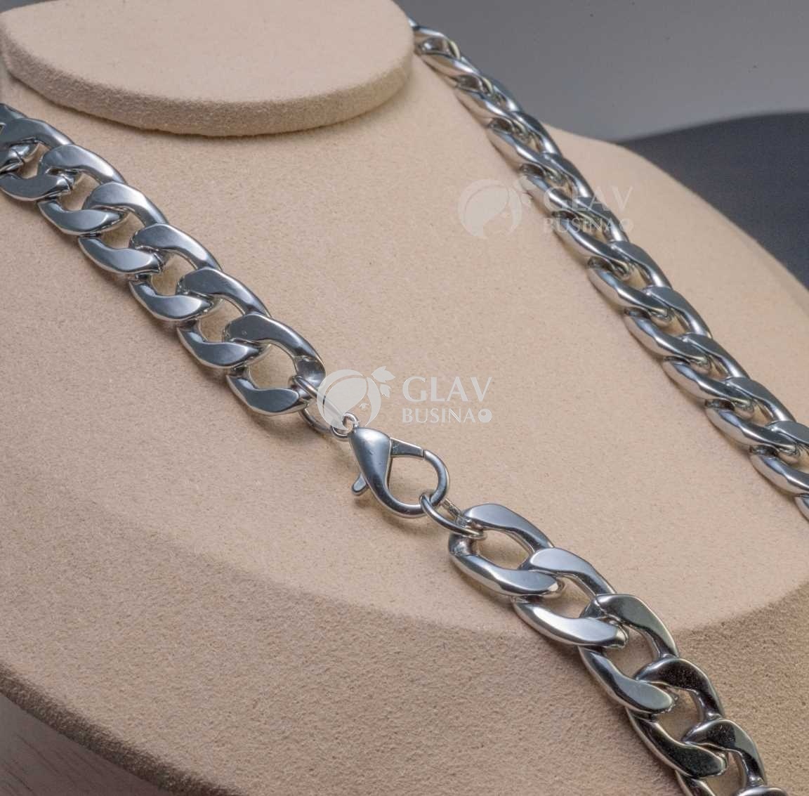 Цепочка на шею панцирное плетение плоское, р-р 12х11.5х3мм, замочек 18.5мм, долговечное гальваническое покрытие, общая длина 50см.