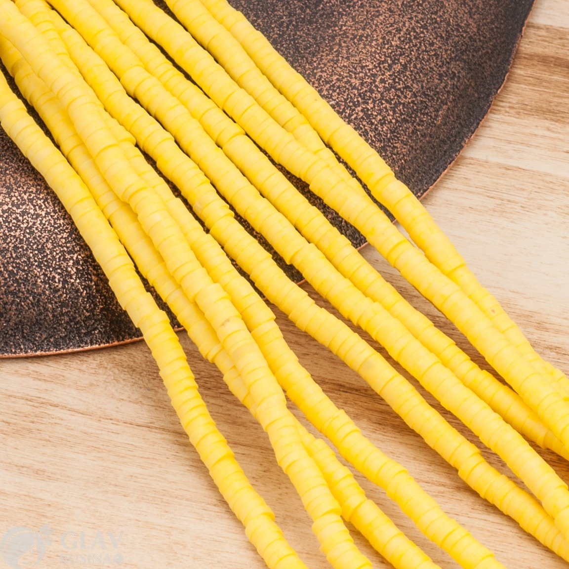 ОПТ (10 ниток) Нитка плоских бусин из полимерной глины, р-р 3х0,1-0,6мм, отв. 1мм, в нитке 225 бусин / ок 23 см, мимоза (цвет нежно-желтый).