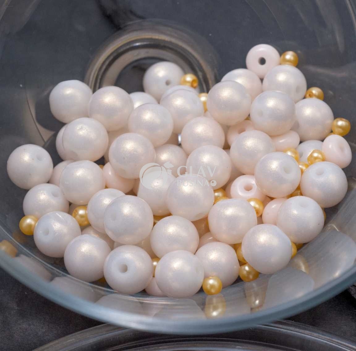 Микс: 50 гр. стеклянных бусин. Шелковый жемчуг. Размеры от 4 до 8 мм.