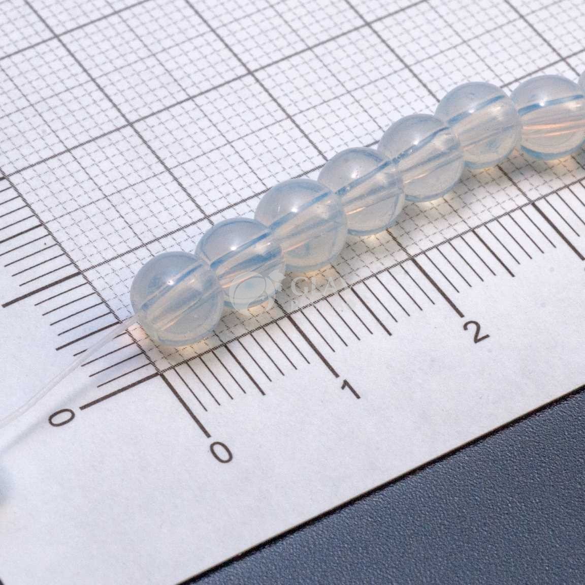 ОПТ (200 бусин) Бусины-шарики диам. 6 мм из прозрачного стекла, цвет молочно-белый, отв-е 1мм.