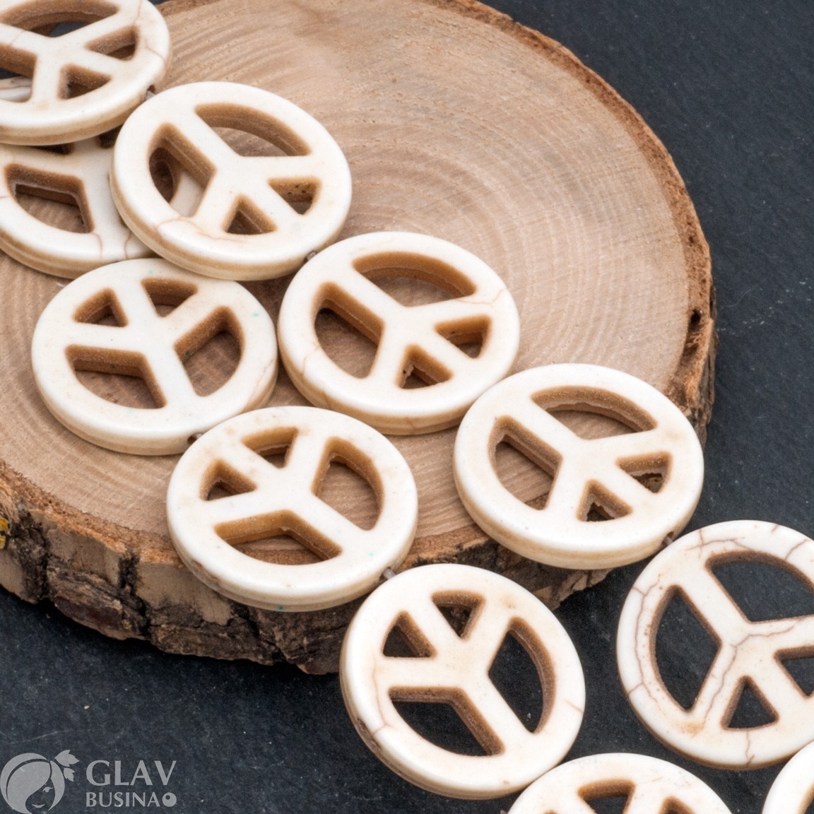 ОПТ (50 бусин) Бусины пацифик из прессованного говлита, цвет слоновая кость, р-р 25мм, толщина 4мм, отв-е 1.5мм.