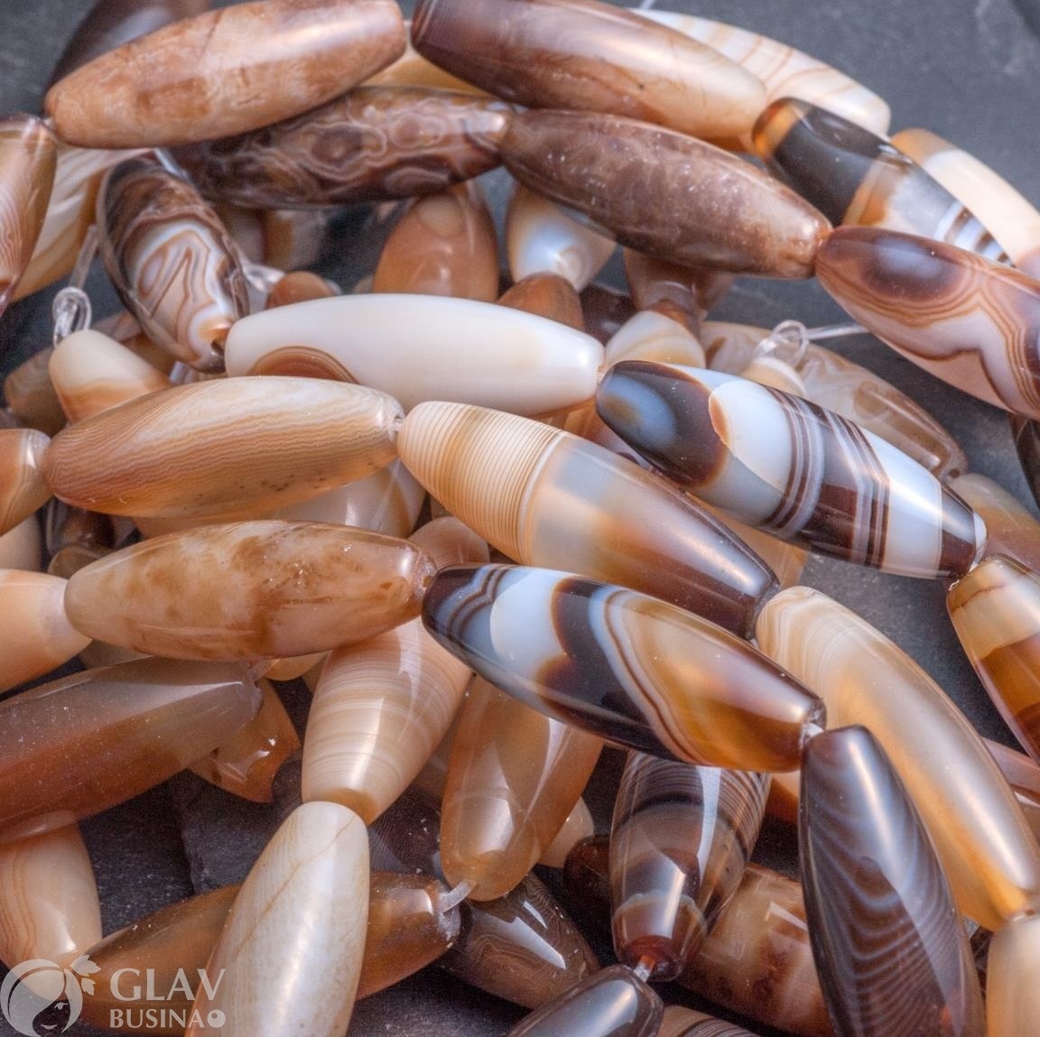 ОПТ (10 бусин) Природная Дзи из ботсванского агата, р-р 30х10х5мм, отв. 1,2мм.