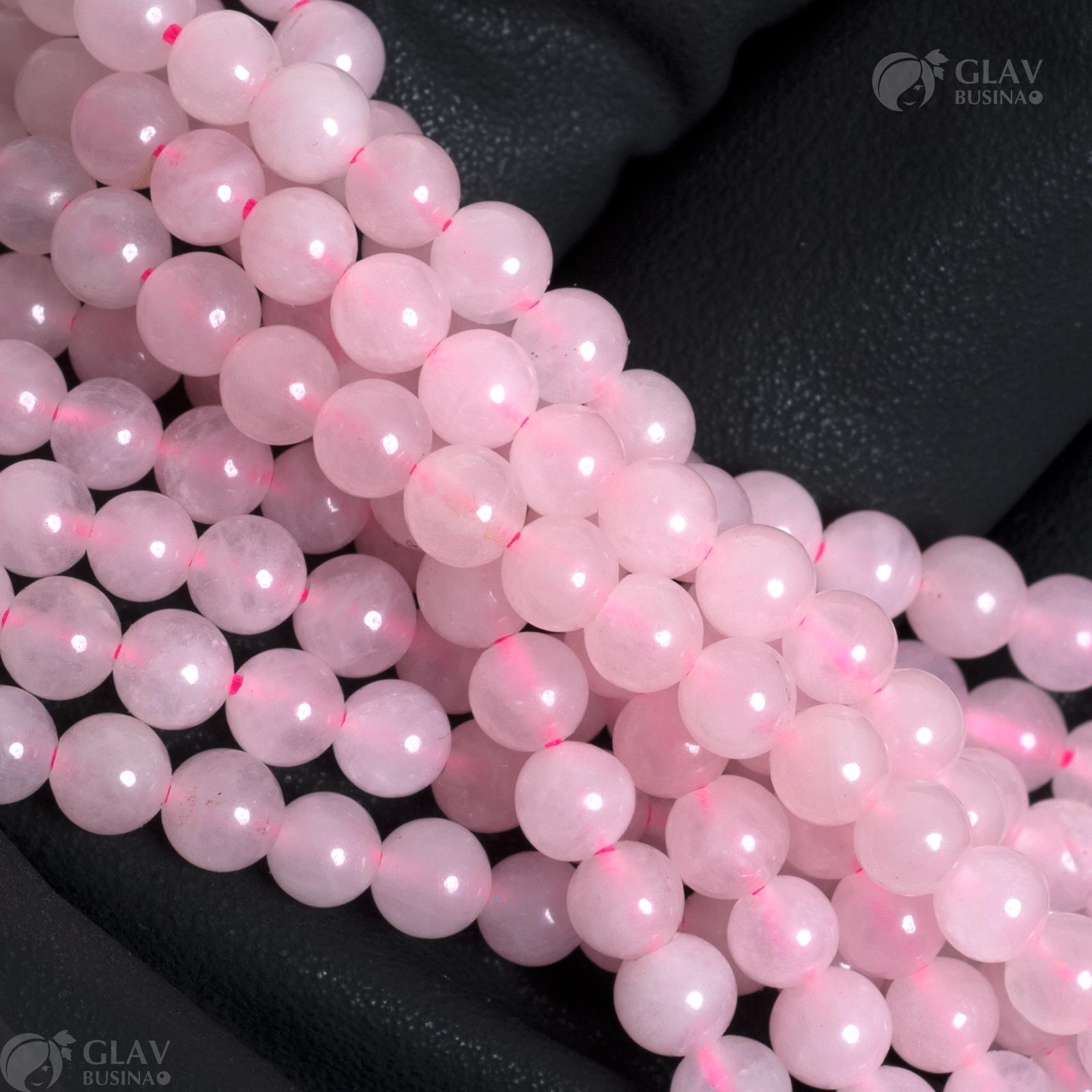 Бусины розового кварца, шар 4.6мм, отв-е 0.8мм. Качественная отделка и прочные материалы. Подчеркните свою индивидуальность с этим утонченным аксессуаром.