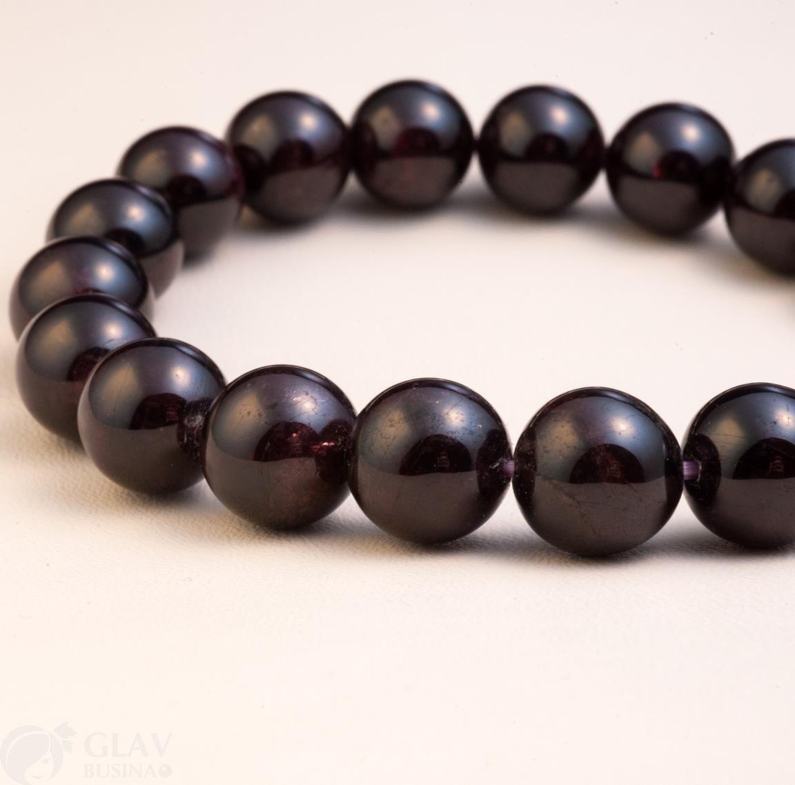 ОПТ (10 бусин) Гранат, гладкие бусины, шар, р-р 11 мм, отв. 1,2мм.