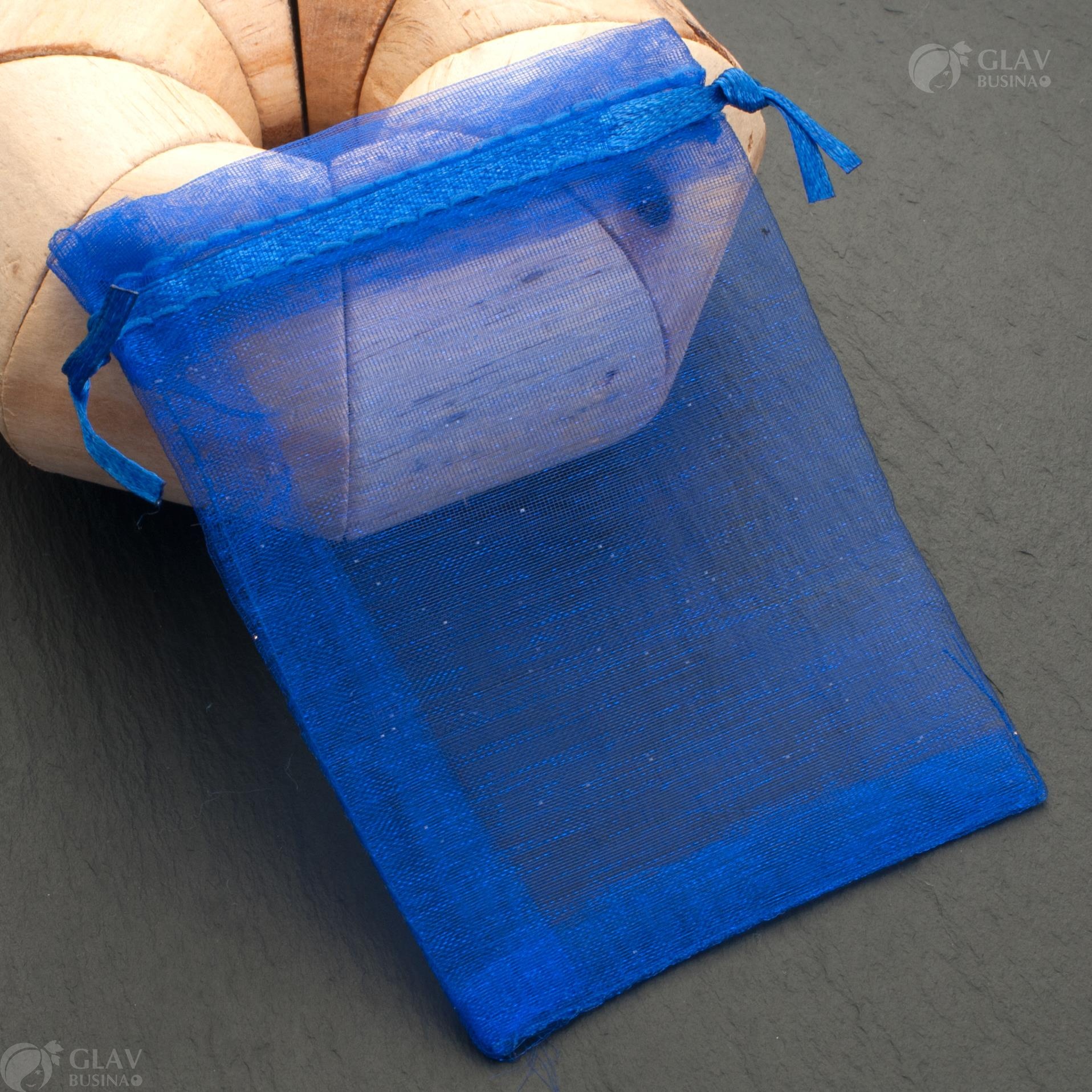 Синие мешочки из органзы с ленточкой, размером 9х12 см, идеальны для упаковки подарков или украшений.