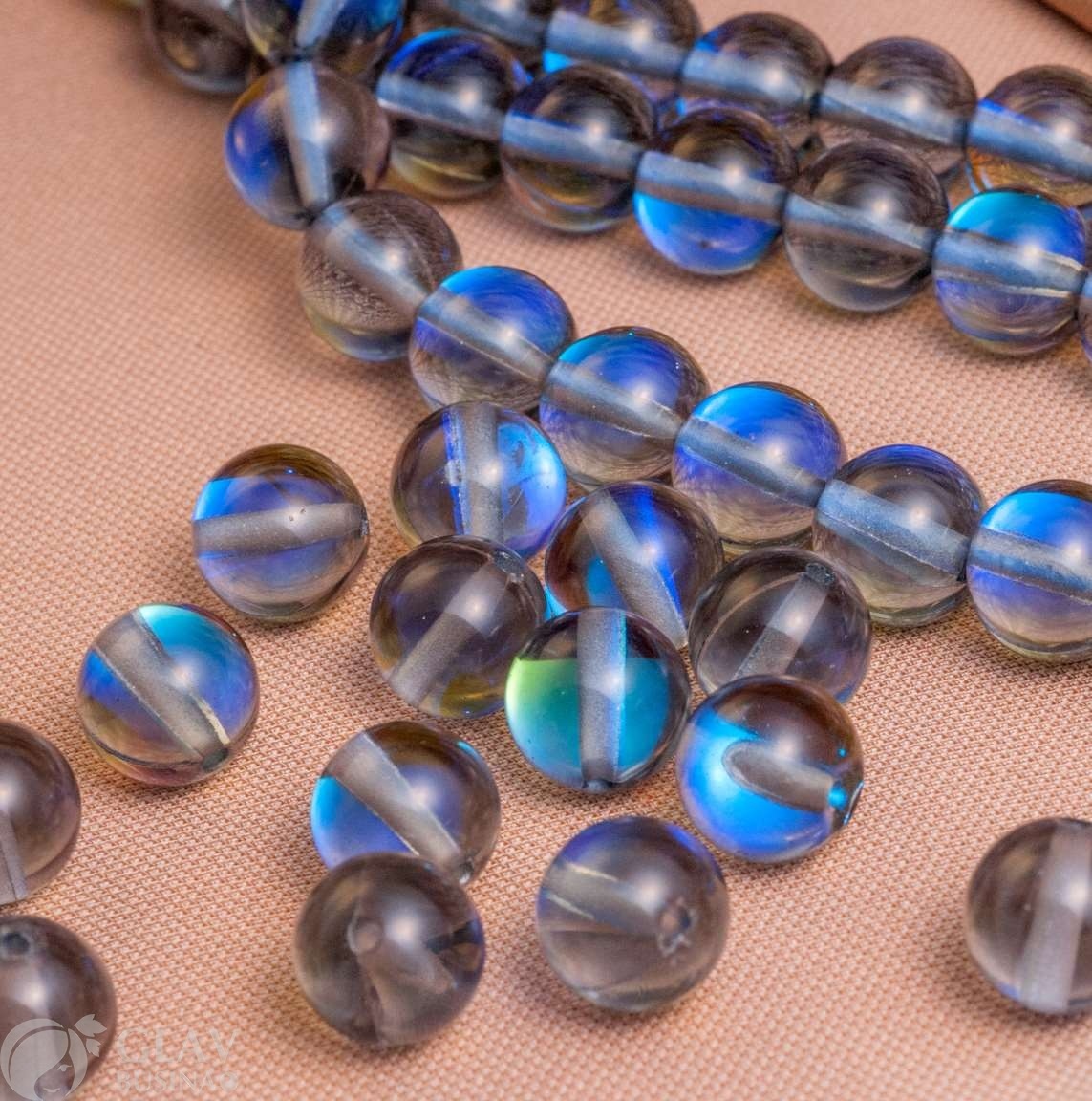 Стеклянные бусины-хамелеоны, цвет лабрадорит (серо-голубые опалисцирующие), стекло серое прозрачное, шар 8мм, отв.1мм.