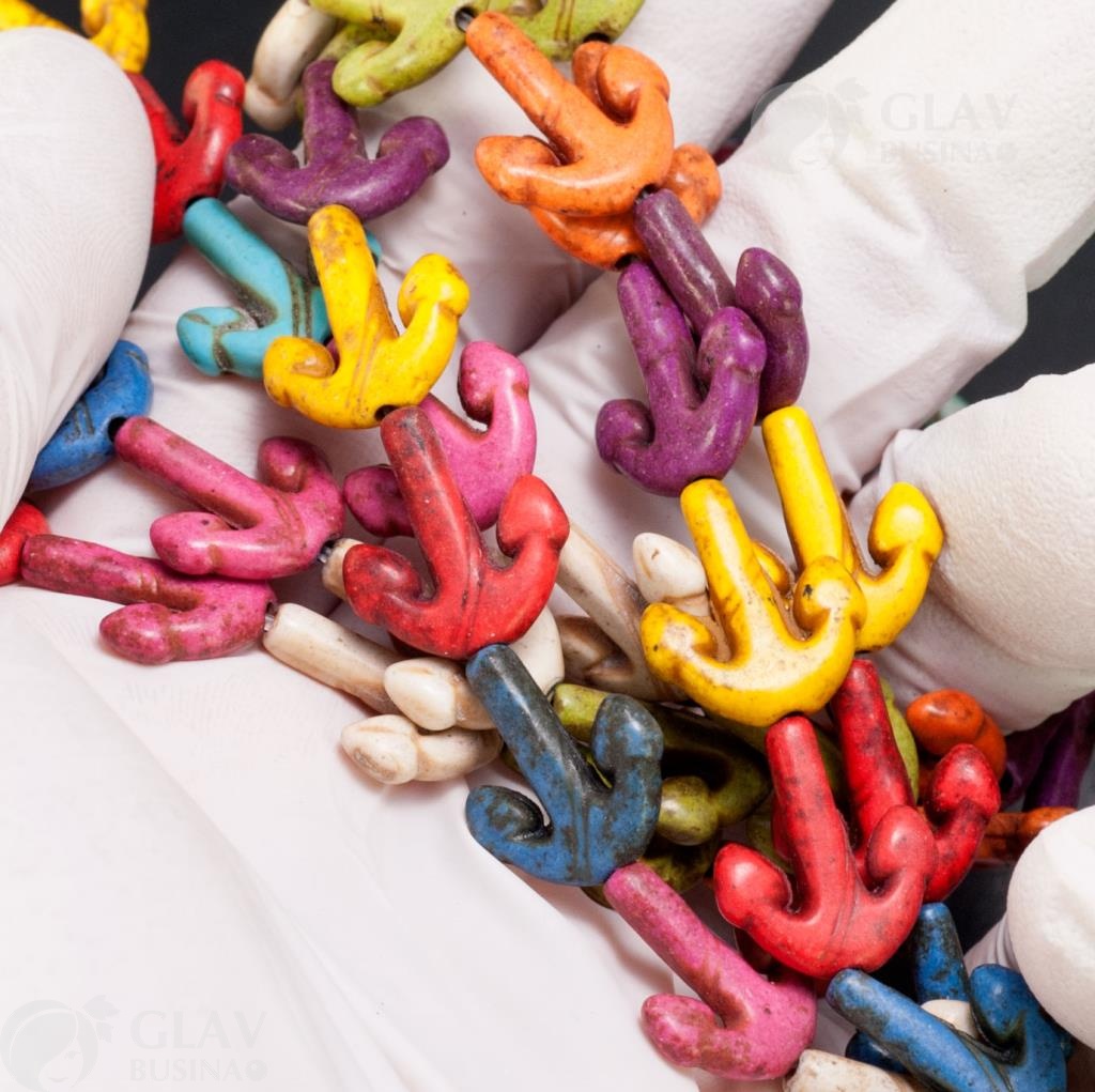 Нитка бусин из говлита, форма якорь, р-р 15х14х3мм, отв-е 1мм, цвет микс, длина около 36 см / 24  бусины.