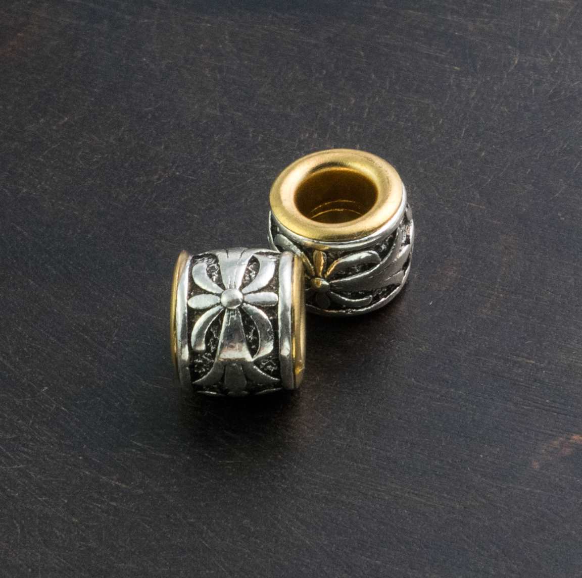 Латунная двуцветная бусина большим отв-ем и узором в стиле Chrome Hearts, р-р 9.5х8.5мм, отв-е 5мм.