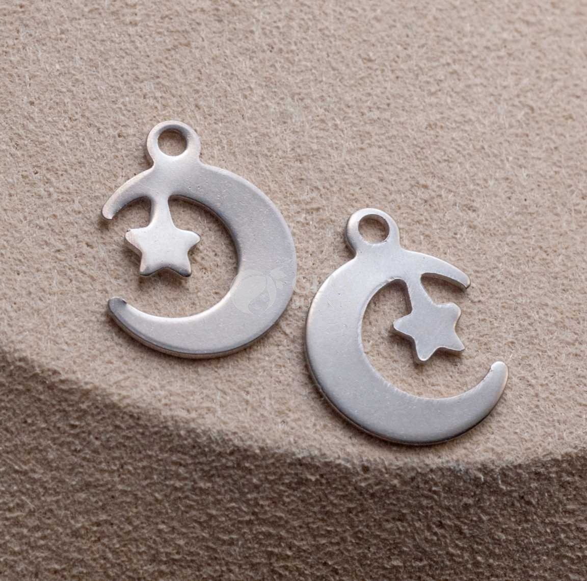 Полумесяц и звезда, стальная подвеска, р-р 17х13х0.8 мм, отв-е 1.8 мм.