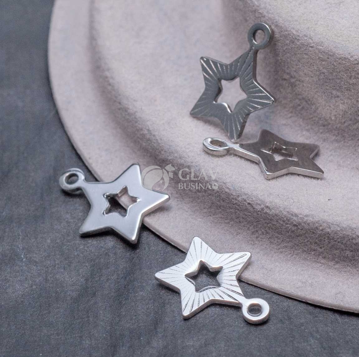 Контур звездочки, с насечками, стальная подвеска, р-р 13х10х0.8 мм, отв-е 1.2 мм.