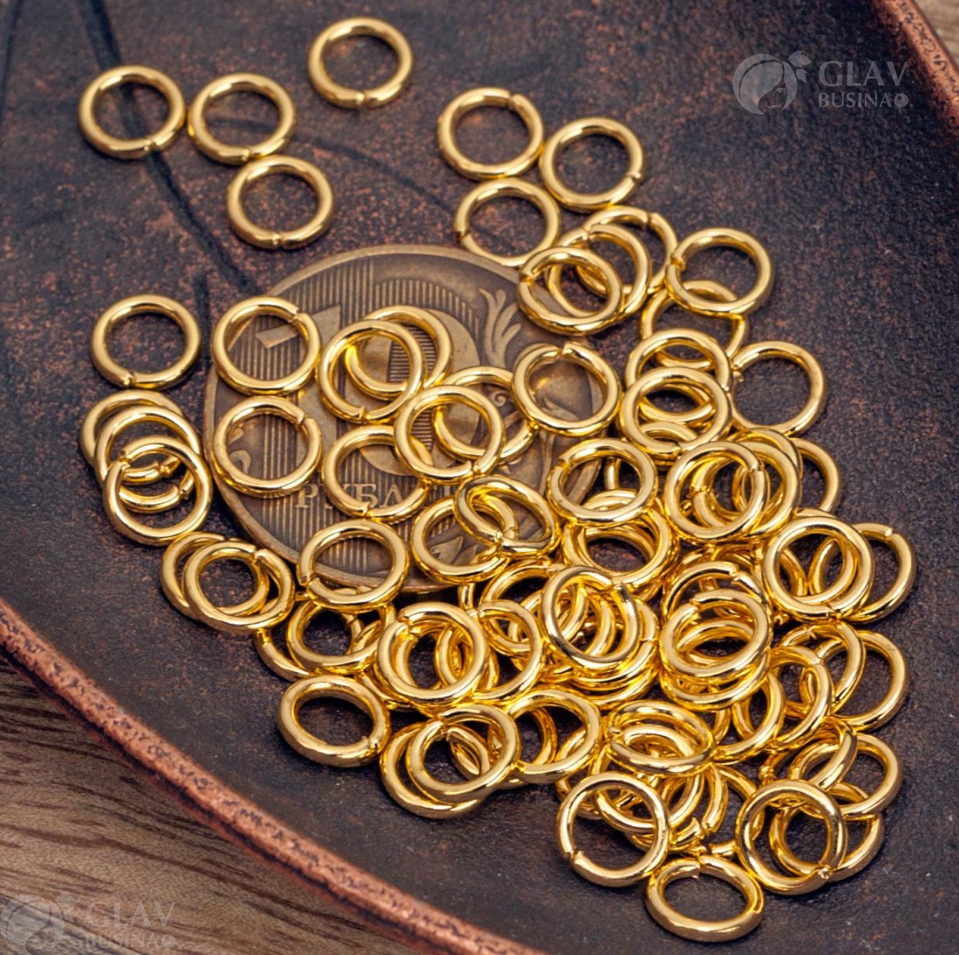 Железные соединительные колечки под цвет желтого золота, размером 6х1мм, вес упаковки 10 грамм, приблизительно 95 штук в комплекте.