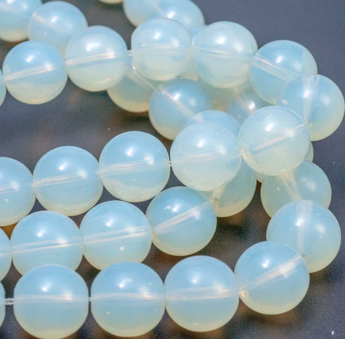 Бусины-шарики диам. 12 мм из прозрачного стекла, цвет молочно-белый, отв-е 1мм.