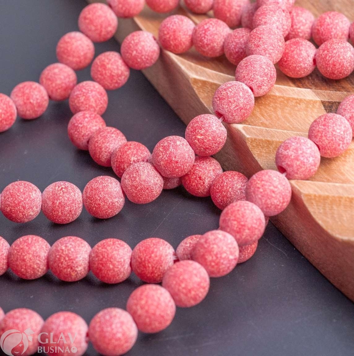 ОПТ (50 бусин) Сахарные бусины-шарики из непрозрачного стекла, матовые, цвет светло-бордовый со светло-персиковыми крапинками , р-р 8мм, отв.1,2мм.