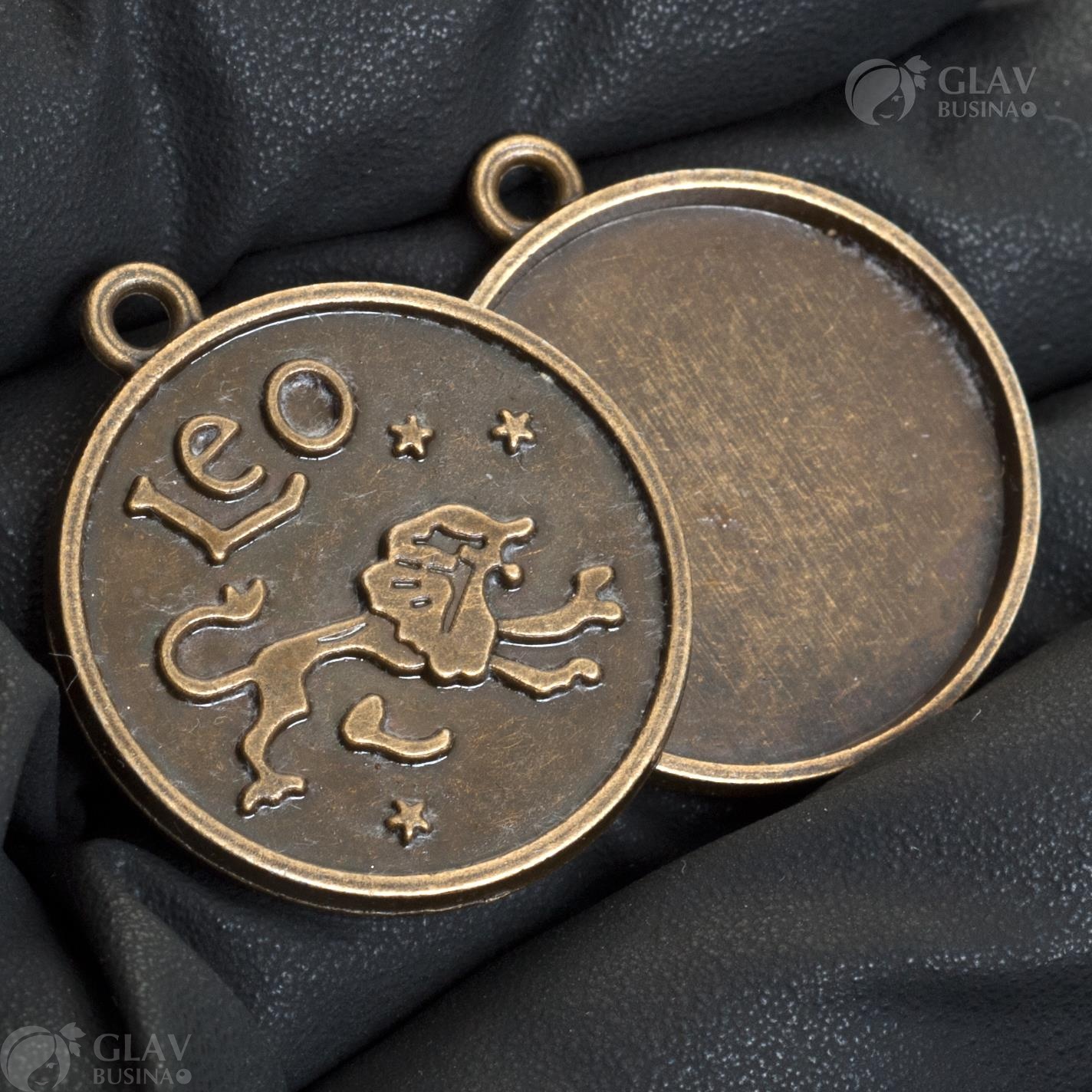 Кулон с площадкой под кабошон/заливку, знак зодиака Лев, площадка 25мм, бижутерный сплав, цвет бронза.